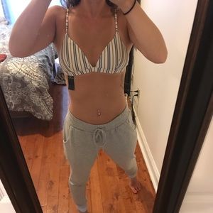 NW Abercrombie & Fitch Triangle bikini top